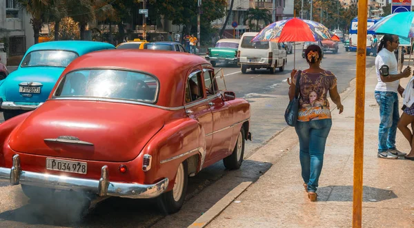 Habana Abril 2016 Automóviles Clásicos Americanos Habana Cubanos Incapaces Comprar —  Fotos de Stock