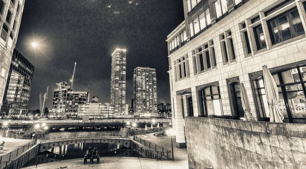 Prachtige Canary Wharf Skyline Nacht Londen Van Straatniveau — Stockfoto