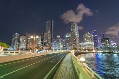 Gece ışık Köprüsü, Miami Brickell anahtar binaların