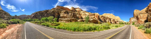 Hermosa Carretera Través Del Cañón —  Fotos de Stock