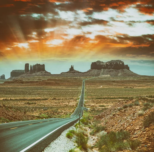 Camino Monument Valley Arizona — Foto de Stock