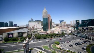 Las Vegas, Nv - 30 Haziran 2018: Dükkan ve Strip turist. Burası en ünlü şehir sokak.