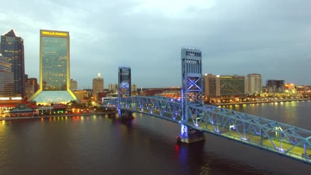 ジャクソンビル市橋 フロリダ ビデオの空中スカイライン — ストック動画