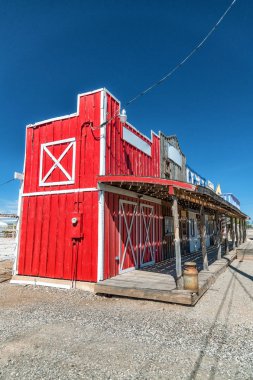 Seligman, Az - 29 Haziran 2018: Route 66 yol boyunca renkli ahşap evler. Onlar ünlü bir turistik bulunmaktadır.