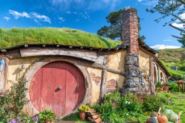 Matamata, Yeni Zelanda. Yüzüklerin Efendisi Hobbitköy - film seti-.
