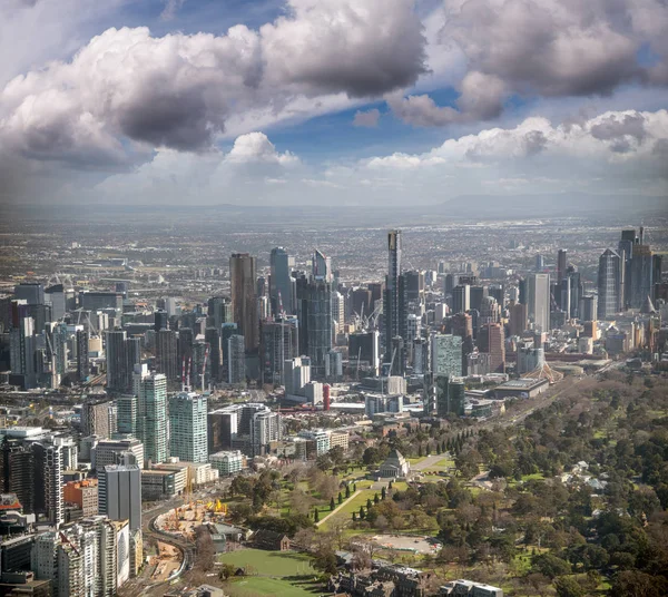 Melbourne Vista Aérea Ciudad Con Shrine Remembrance Rascacielos — Foto de Stock