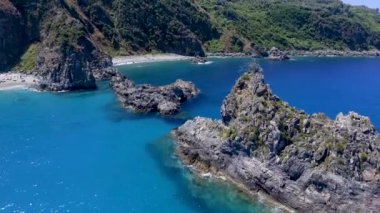 Tonnara Beach, Calabria, İtalya'nın güzel havadan görünümü