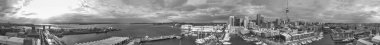 Helikopter günbatımı, Yeni Zelanda, Auckland panoramik havadan görünümü.
