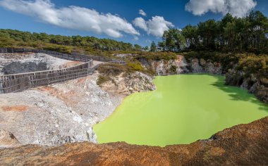 Şeytan'ın banyo Wai-O-Tapu Milli Parkı'nda, Rotorua - Yeni Zelanda.
