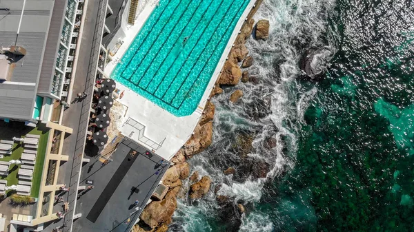 澳大利亚邦迪海滩泳池区空中俯视图 — 图库照片