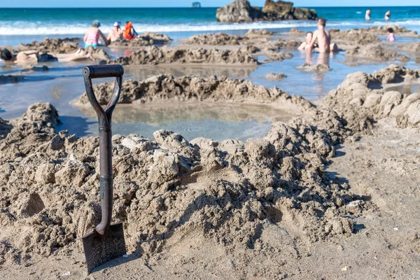 Fazendo Sua Própria Piscina Hot Water Beach Coromandel Nova Zelândia — Fotografia de Stock