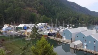 bağlantı noktası video yerleşik teknelerin havai görünümü 