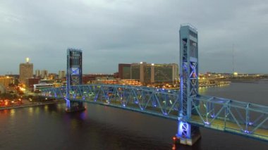 Şaşırtıcı günbatımı hava manzarası köprünün Jacksonville, Fl.