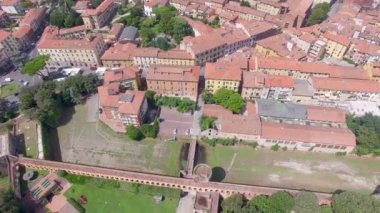 Ek yükü hava panoramik Pisa, İtalya. Video