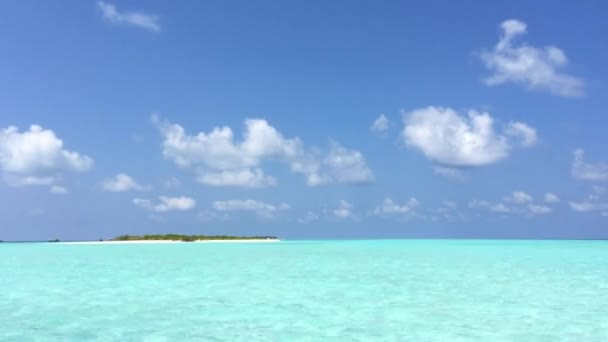 Riprese Panoramiche Una Bellissima Acqua Mare Azzurra — Video Stock