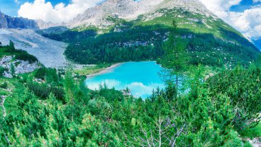 Sorapiss Gölü İtalyan Alpleri'nde, Europe.