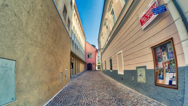 Klagenfurt, Avusturya - Ağustos 2013: Güzel şehir sokaklarını yaz sezonu. Klagenfurt Avusturya'da büyük bir yer.