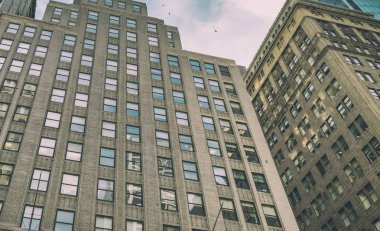 Manhattan, New York şehrinin klasik manzarası. Sokak düzeyinde görüntülemek.