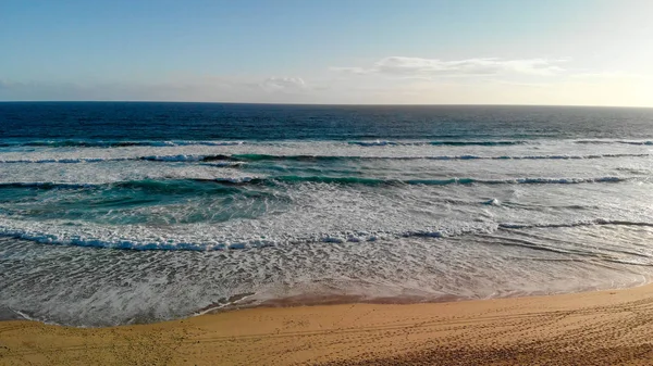 Vista Aérea Las Olas Del Océano Día Soleado — Foto de Stock