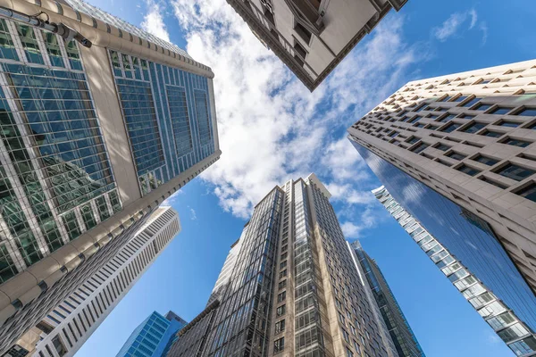 Grattacieli Della Città Vista Verso Cielo Una Bella Giornata Sole — Foto Stock