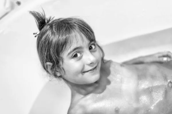 Young Girl Happy Smiling Making Bath — Stock Photo, Image