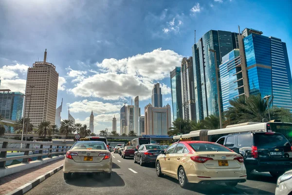 Dubai Ηνωμένα Αραβικά Εμιράτα Δεκεμβρίου 2016 Κυκλοφορία Της Πόλης Ταξί — Φωτογραφία Αρχείου