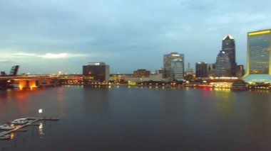Şaşırtıcı günbatımı hava manzarası köprünün Jacksonville, Fl.