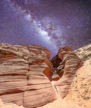 Antilop Kanyonu dış görünümü üzerinde bir yıldızlı gece, Arizona - ABD.