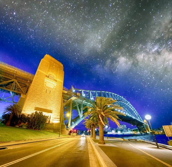 Sidney Liman Köprüsü Gece Manzarası Ile Yıldızlar Samanyolu Avustralya — Stok fotoğraf