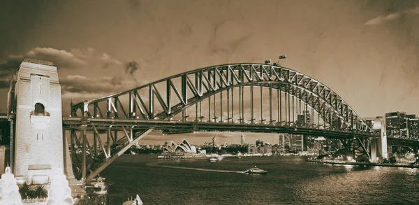 Wgląd Nocy Sydney Harbour Bridge Luna Park Diabelski Wielka Brytania — Zdjęcie stockowe