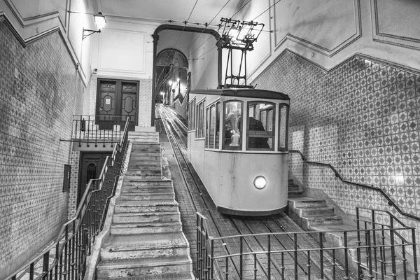 Žlutý Tramvaj Ascensor Bica Noci Lisabon Portugalsko — Stock fotografie