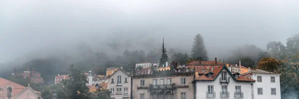 Sintra Byggnader Omgivna Dimma Portugal — Stockfoto