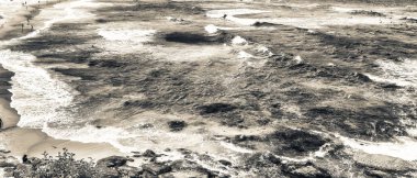 Bondi Beach güzel manzarasına bulutlu bir günde, Sydney - Avustralya.