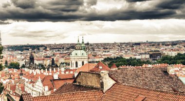 yaz mevsiminde, Avrupa ortaçağ mimarisi-Çek Cumhuriyeti