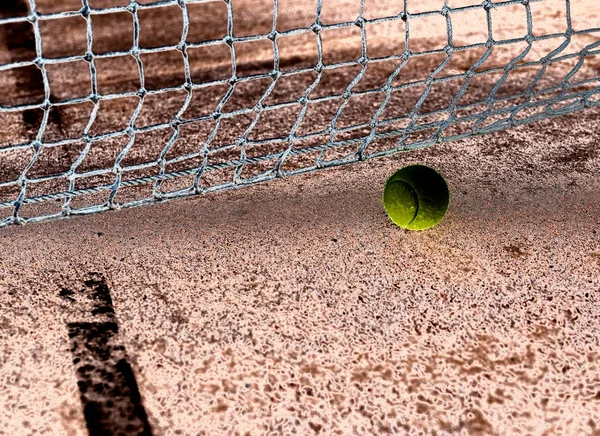 노란색 테니스 Net 클레이 코트에서의 부정적인 이미지 — 스톡 사진