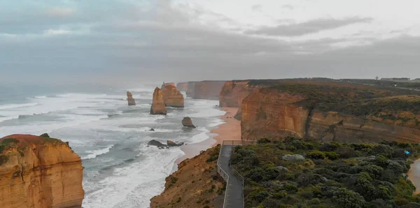 Vista Panorámica Aérea Aérea Los Doce Apóstoles Amanecer Nublado Australia — Foto de Stock