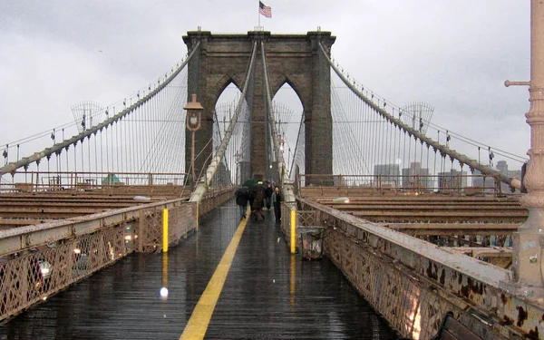 Yağmur New York Brooklyn Köprüsü — Stok fotoğraf