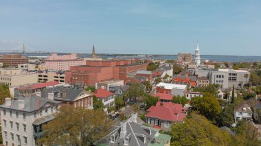 Savannah Skyline şehir merkezine, Georgia, ABD havadan görünümü