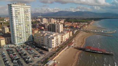 Follonica, Toskana havadan görünümü.