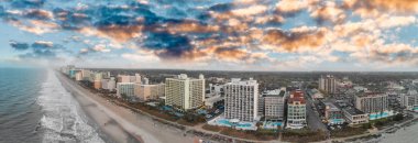 Hava panoramik Myrtle Beach manzarası ve coastlline gün batımında, Güney Carolina.
