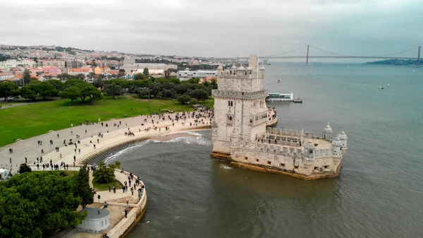 Belem Kulesi Lizbon havadan görünümü bulutlu bir sabahı - Portekiz.
