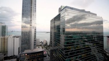  Miami downtown gökdelenler, Florida, ABD güzel manzarasına. Video
