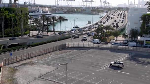 Miami Mars 2018 Macartur Causeway Traffic Miami Beach Aerial — Video
