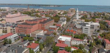 Savannah Skyline şehir merkezine, Georgia, ABD havadan görünümü