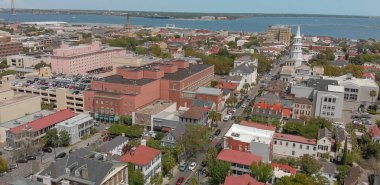Savannah Skyline şehir merkezine, Georgia, ABD havadan görünümü