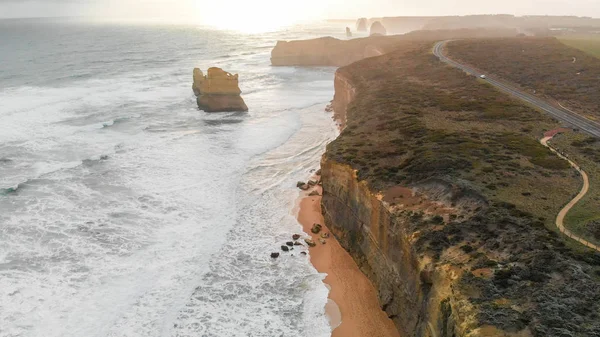 Vista Aérea Las Rocas Acantilados Doce Apóstoles Australia Atardecer —  Fotos de Stock