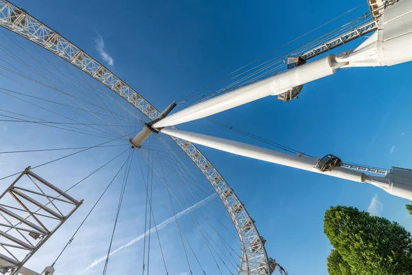 Ferris Wheel Nagylátószögű Nézet Ellen Blue Sky — Stock Fotó