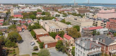 Savannah Skyline şehir merkezine, Georgia, ABD havadan görünümü