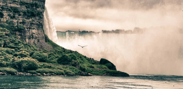 ナイアガラの滝 カナダ側の力 — ストック写真