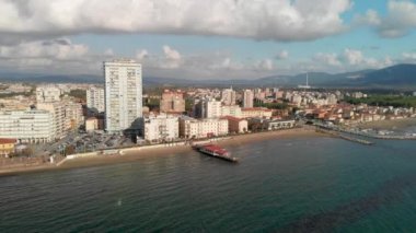 Hava panoramik Follonica, Toskana bir sonbahar öğleden sonra.